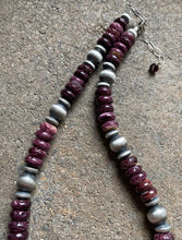 Load image into Gallery viewer, Sterling Silver Purple Spiny Oyster W Navajo Pearls Bead Necklace. 16 inch