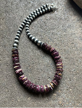 Load image into Gallery viewer, Sterling Silver Purple Spiny Oyster with Pearls Bead Necklace. 18 inch