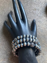 Load image into Gallery viewer, Sterling Silver Pearls Spiral Wrap Bead Bracelet. Free Size