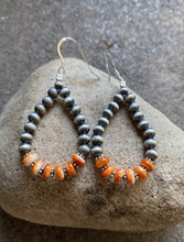 Load image into Gallery viewer, Sterling Silver Spiny Oyster W Pearls Bead Loop Earrings.