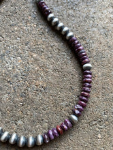 Load image into Gallery viewer, Sterling Silver Purple Spiny Oyster W Pearls Bead Necklace. 18 inch