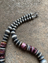 Load image into Gallery viewer, Sterling Silver Graduated Purple Spiny Oyster W Pearls Saucer Bead Necklace. 18”