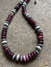 Load image into Gallery viewer, Sterling Silver Purple Spiny Oyster W Navajo Pearls Bead Necklace. 16 inch