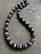Load image into Gallery viewer, Sterling Silver Purple Spiny Oyster with Pearls Bead Necklace. 18 inch
