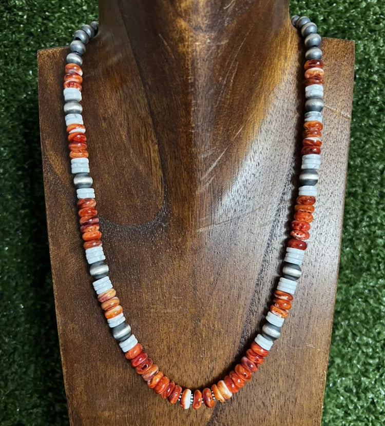 Sterling Silver Spiny Oyster White Bead Necklace. 18 inch