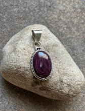Load image into Gallery viewer, Native American Sterling Silver Purple Spiny Oyster Pendant. CS