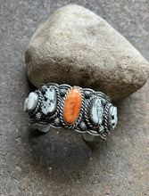 Load image into Gallery viewer, Navajo Sterling Silver Spiny Oyster White Buffalo Turquoise Cuff Bracelet. CY