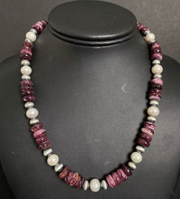 Load image into Gallery viewer, Sterling Silver Purple Spiny Oyster W Freshwater Pearls Bead Necklace 18 inch